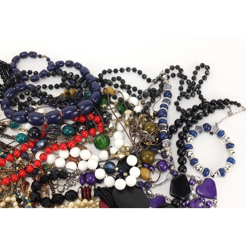 501 - Costume jewellery including brooches necklaces and bracelets