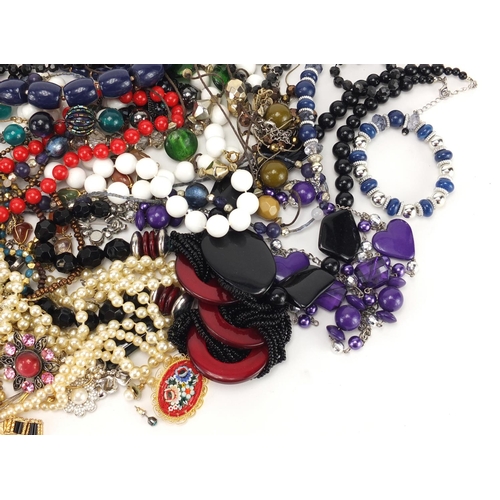 501 - Costume jewellery including brooches necklaces and bracelets