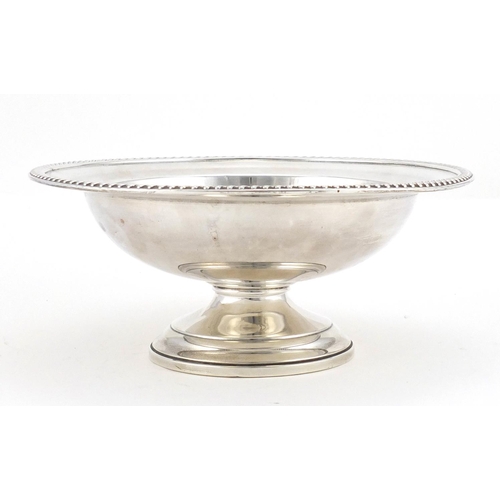 548 - Circular American sterling silver pedestal bowl, 23cm in diameter, approximate weight 520.4g