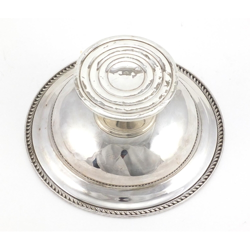 548 - Circular American sterling silver pedestal bowl, 23cm in diameter, approximate weight 520.4g