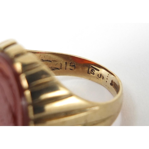 643 - 9ct gold intaglio seal signet ring, size O, approximate weight 6.4g