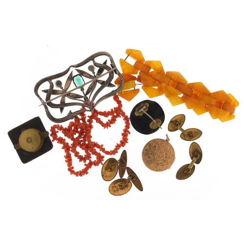 661 - Antique and  later jewellery including a Bakelite amber bracelet, piqué work brooch, large unmarked ... 