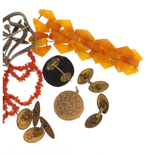 661 - Antique and  later jewellery including a Bakelite amber bracelet, piqué work brooch, large unmarked ... 