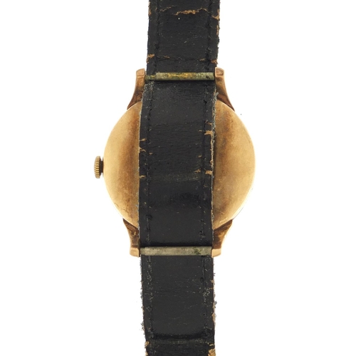 679 - Gentleman's 9ct gold Smiths deluxe wristwatch with subsidiary dial, 3.5cm in diameter