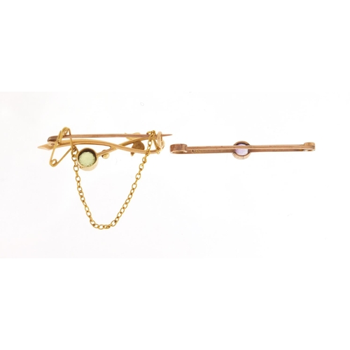 2659 - Unmarked gold peridot and seed pearl bar brooch and a 9ct gold amethyst bar brooch, the largest 4.5c... 