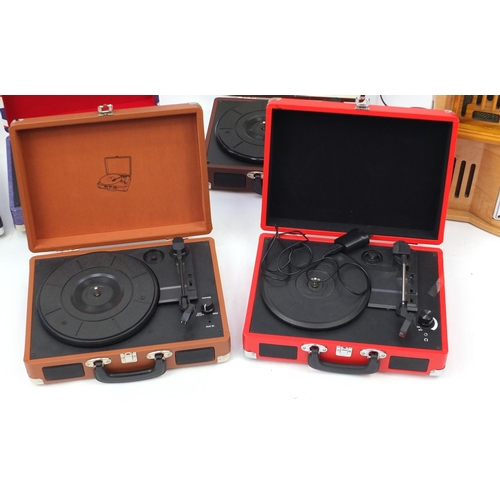 550 - Ten record players including Retro and Steepletone