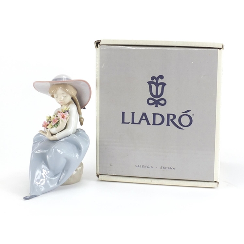 2207 - Lladro figurine Fragrant Bouquet with box,, numbered 5862, 21cm high