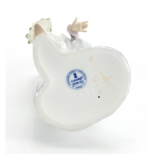 2277 - Lladro figurine Basket of Love with box, numbered 7622, 25cm high