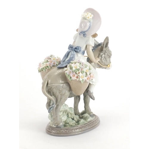 2202 - Lladro figurine Look at Me with box, numbered 5465, 19.5cm high