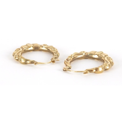 2652 - Two pairs of 9ct gold hoop earrings, the largest 2.6cm in diameter, approximate weight 4.0g