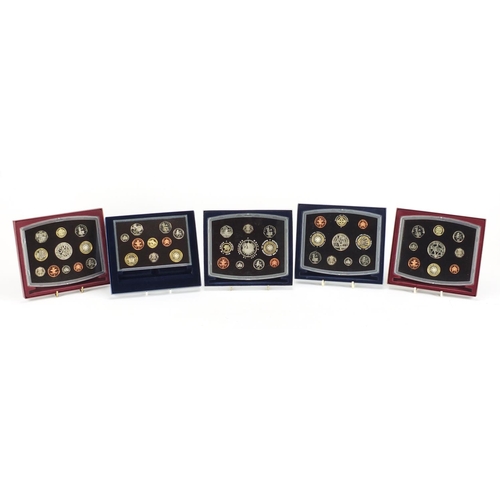 2570 - Five United Kingdom proof coin collections with boxes, 2000, 2001, 2002, 2003 and 2004