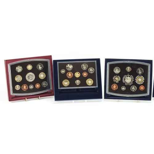 2570 - Five United Kingdom proof coin collections with boxes, 2000, 2001, 2002, 2003 and 2004