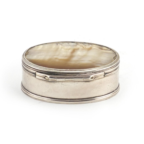 521 - Georgian unmarked silver snuff box, the hinged lid set with mother of pearl, 6.5cm wide