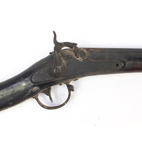 172 - 19th century percussion musket, 112cm in length