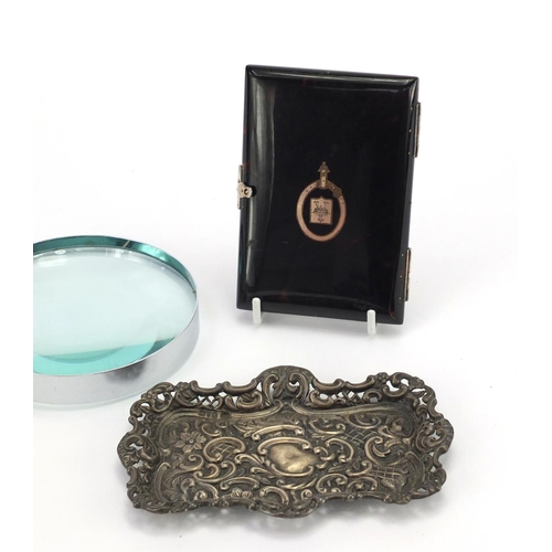 31 - Antique objects comprising a tortoiseshell card case, embossed silver pin tray and an ivory handled ... 