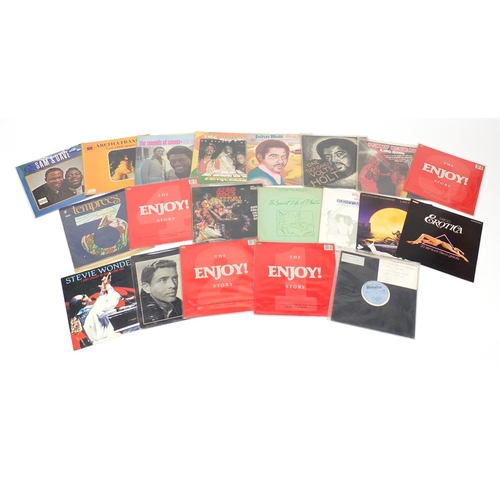 2616 - Soul and reggae vinyl LP's including Sam & Dave and Aretha Franklin