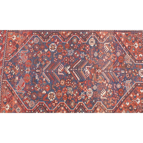 2111 - Rectangular Persian rug depicting animals, 152cm x 108cm