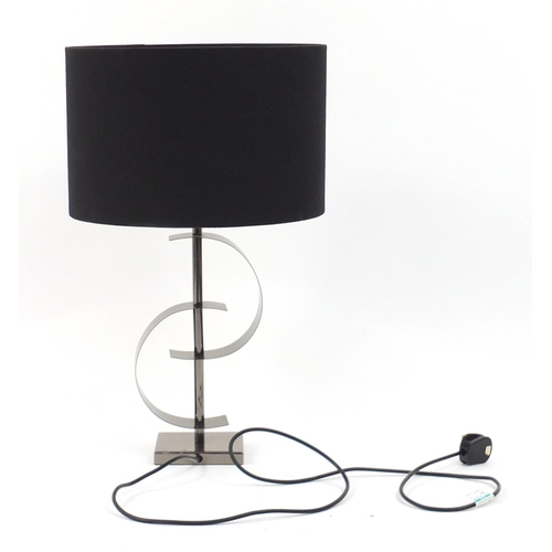 2075 - Contemporary polished metal designer table lamp and shade, 67cm high