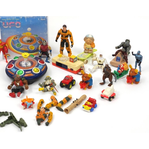 834 - Vintage and later toys including action figures and a tin plate UFO