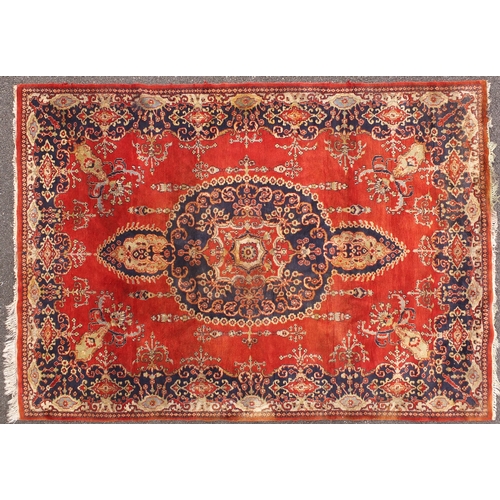 132 - Rectangular Persian reg ground floral rug 210cm x 160cm