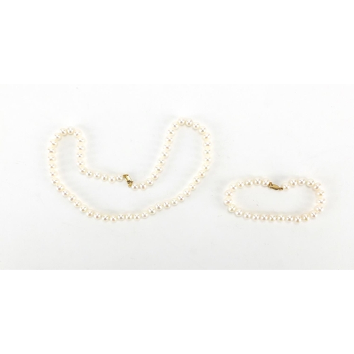 396 - Cultured pearl necklace and bracelet, with 9ct gold clasp