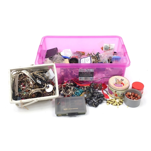 392 - Extensive selection of costume jewellery including necklaces, bracelets, brooches and buttons