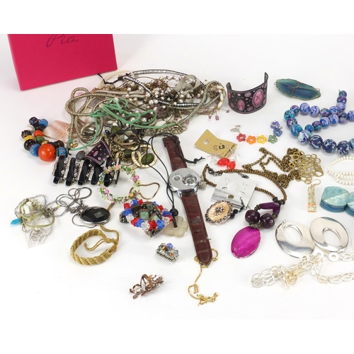 663 - Costume jewellery including necklaces and bracelets