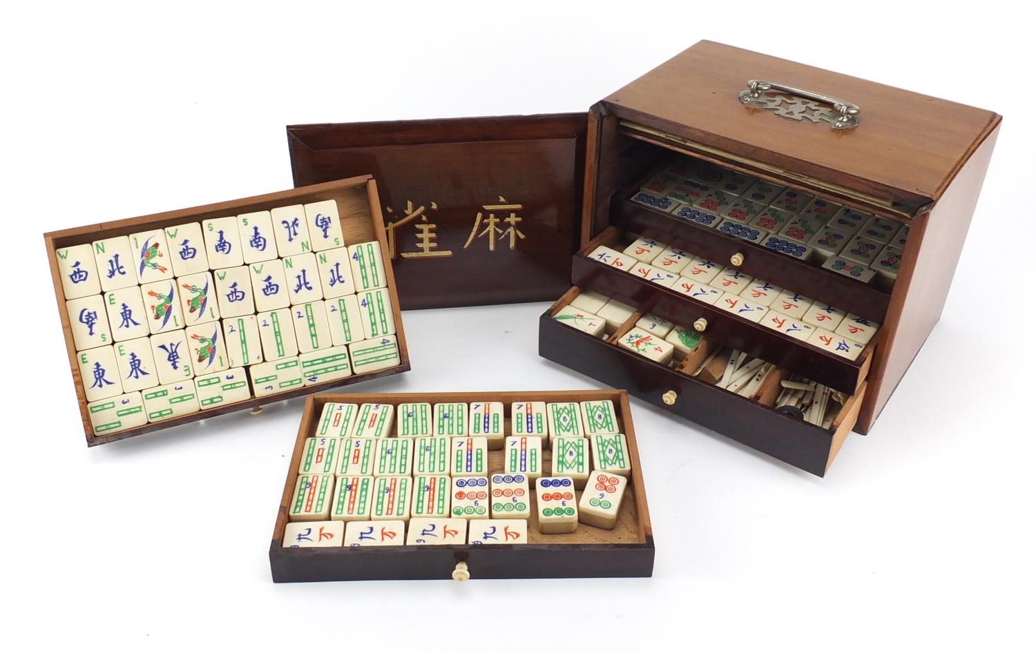 Lot - VINTAGE BONE MAHJONG SET WITH WOODEN BOX