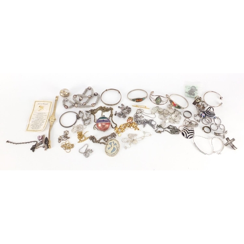 659 - Costume jewellery including necklaces, bracelets and earrings