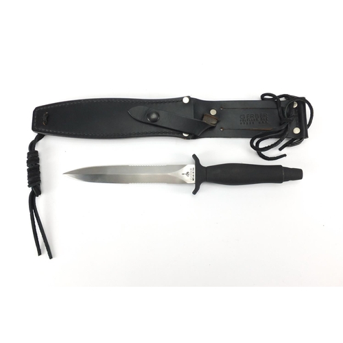872 - Gerber hunting knife with leather sheath and box, numbered 97223