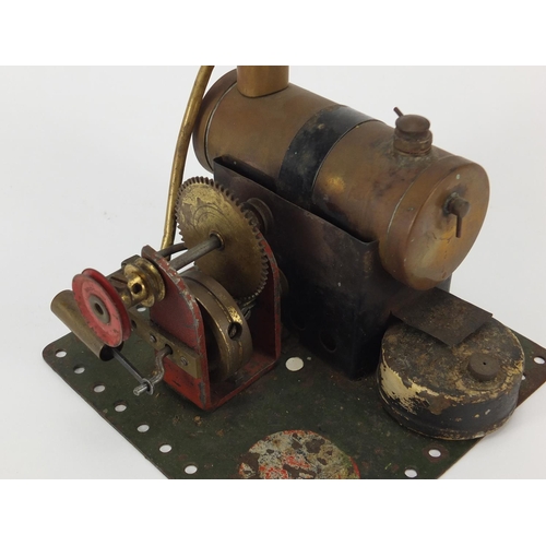 174 - Vintage model traction steam engine, 17cm high