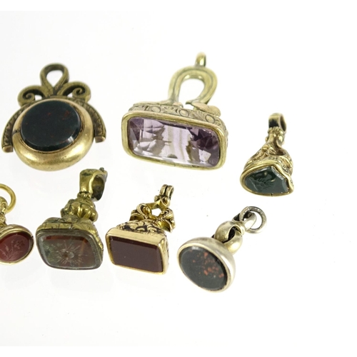 854 - Antique and later seals and fobs, some gold, set with stones including citrine, bloodstone and carne... 
