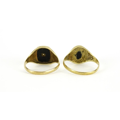 2698 - Two 9ct gold black onyx signet rings, sizes V and Y, 5.8g