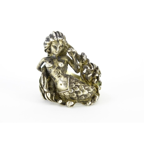 860 - Austrian 800 silver modernist mermaid ring by Eric De Kolb, size N, 22.4g
