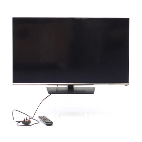 40 - Samsung 32inch LCD television with remote