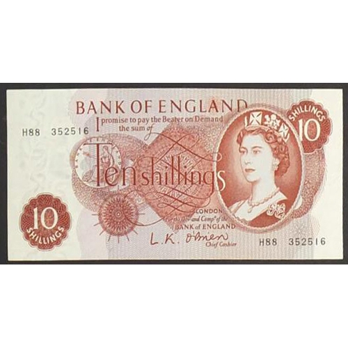 255 - Good collection of Bank of England bank notes including Cashiers Cyril Patrick Mahon, Basil Gage Cat... 