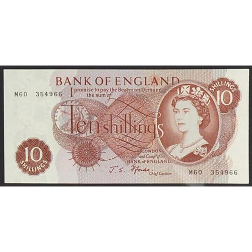 255 - Good collection of Bank of England bank notes including Cashiers Cyril Patrick Mahon, Basil Gage Cat... 