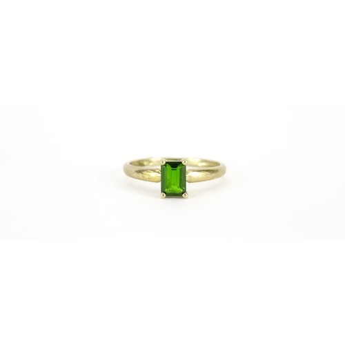 2845 - 9ct gold green stone ring, size T, 1.9g