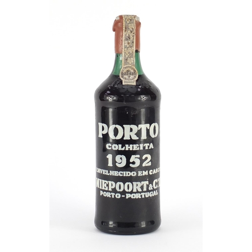 2262 - Bottle of 1952 Colheita port