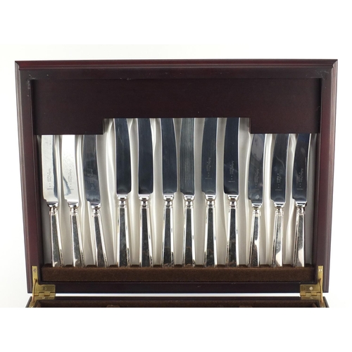 2039 - Arthur Price six place canteen of Sheffield silver plated cutlery, 42cm wide