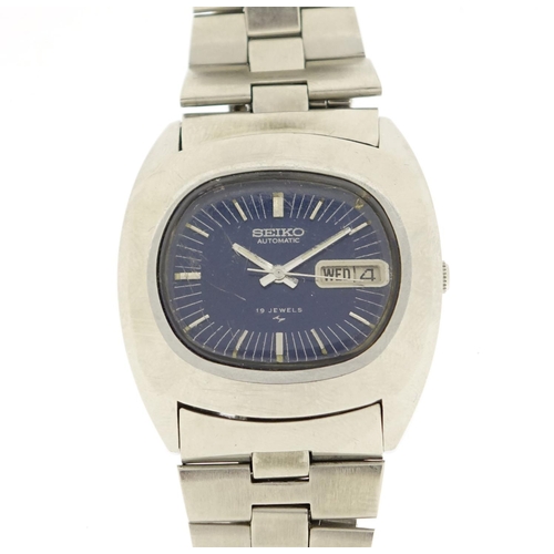 2961 - Vintage Seiko automatic wristwatch with day date dial, the case numbered 100864, the case 4cm wide