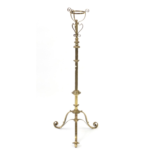 2076 - Victorian brass telescopic floor standing oil lamp, 125cm high