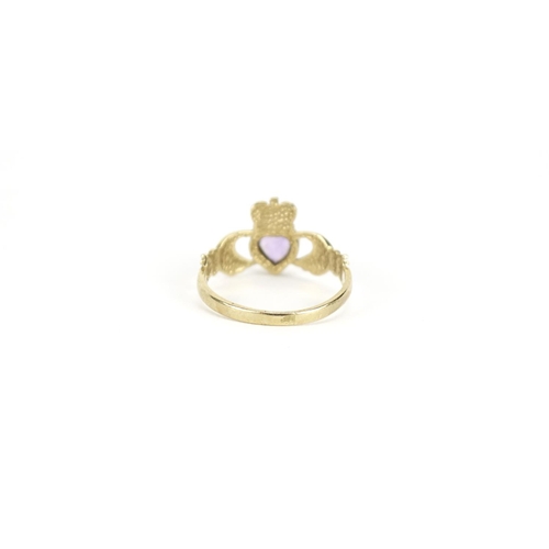 2933 - 9ct gold amethyst sweetheart ring, size M, 1.8g