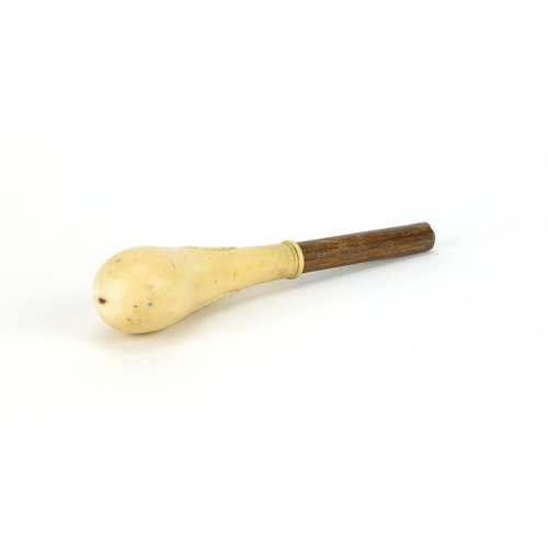 2540 - Antique carved ivory walking stick pommel engraved W Webster Kendal, 17.5cm in length