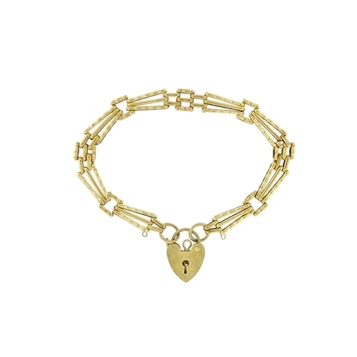 2723 - 9ct gold three row gate bracelet with love heart shaped padlock, 18cm long, 8.8g