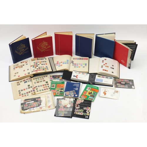 497A - Collection of World stamps arranged in albums