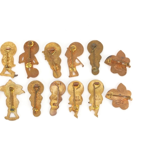 2341 - Collection of vintage Robinsons Golden Shred enamel badges
