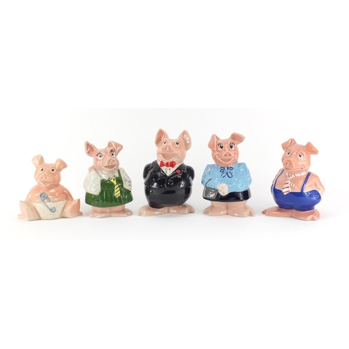 2048 - Set of five Wade Natwest piggy banks, the largest 19cm high