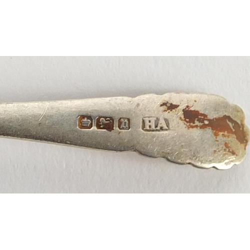 2274 - Georgian and later silver spoons and forks, various hallmarks, the largest 16cm in length, 20.0g