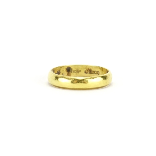 2353 - 22ct gold wedding band, size M, 4.0g